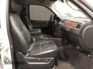 2007 Chevrolet Suburban LT with VIN 1GNFK16307J240138, listed as a IAAI auction lot 42039221 with 212,689 mi miles and . Bid and sale history available at DreamBid. Image 5.
