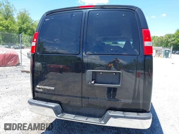 2018 Chevrolet Express Passenger LT with VIN 1GAZGPFG2J1320909, listed as a IAAI auction lot 42332001 with 89,732 mi miles and . Bid and sale history available at DreamBid. Image 17.
