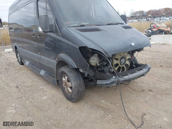 2013 Mercedes-Benz Sprinter Passenger Vans with VIN WDZPE8CC9D5766631, listed as a IAAI auction lot 40536473 with 282,935 mi miles. Bid and sale history available at carsss.com. Image 1.