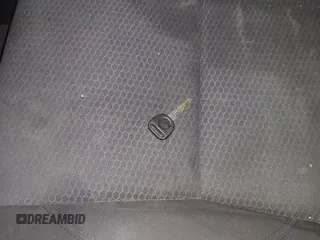 2006 Pontiac G6 6-Cyl z VIN 1G2ZG558764275630, wystawiony jako IAAI lot #41446766 z przebiegiem 218 181 mil mil oraz . Historia ofert i sprzedaży dostępna na DreamBid. Obrazek 11.