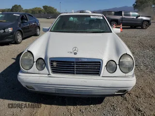1999 Mercedes-Benz E-Class with VIN WDBJF65H6XA762532, listed as a Copart auction lot 79925364 with 196,487 mi miles and Salvage Title. Bid and sale history available at carsss.com. Image 5.