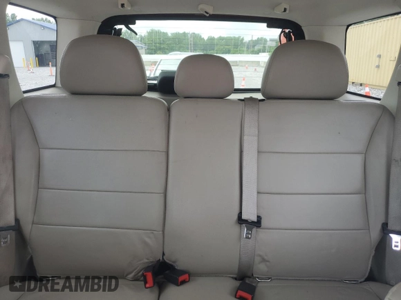 2012 Ford Escape XLT с VIN 1FMCU9DG4CKB01074, выставлен на аукционе Copart как лот 62483805 с пробегом 165 825 миль миль и Списание • Salvage title. История ставок и продаж доступна на DreamBid. Изображение 10.