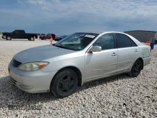 2002 Toyota Camry XLE z VIN 4T1BF32K12U519069, wystawiony jako Copart lot #55501405 z przebiegiem 186 142 mil mil oraz Szkoda całkowita • Salvage title. Historia ofert i sprzedaży dostępna na DreamBid. Obrazek 1.