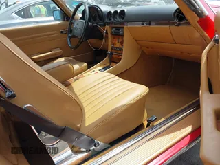 1988 Mercedes-Benz 560 with VIN WDBBA48D4JA090929, listed as a IAAI auction lot 42127701 with 186,443 mi miles. Bid and sale history available at carsss.com. Image 5.