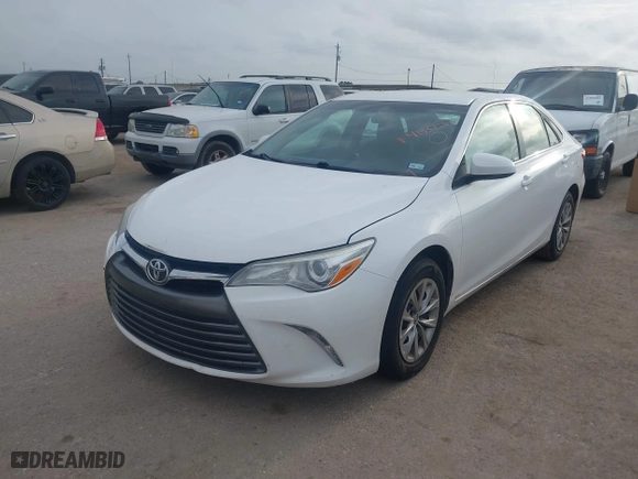 2015 Toyota Camry XLE with VIN 4T1BF1FKXFU044073, listed as a IAAI auction lot 41937262 with 176,392 mi miles. Bid and sale history available at carsss.com. Image 17.