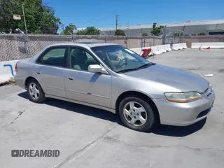 1998 Honda Accord EX z VIN 1HGCG6677WA207165, wystawiony jako IAAI lot #42338787 z przebiegiem 274 416 mil mil oraz . Historia ofert i sprzedaży dostępna na DreamBid. Obrazek 1.