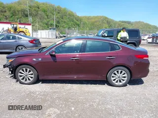 2016 Kia Optima EX z VIN 5XXGU4L37GG114750, wystawiony jako IAAI lot #42154903 z przebiegiem 97 625 mil mil oraz . Historia ofert i sprzedaży dostępna na DreamBid. Obrazek 15.