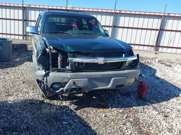2002 Chevrolet Avalanche with VIN 3GNEC13T62G263379, listed as a IAAI auction lot 40907582 with 220,309 mi miles. Bid and sale history available at carsss.com. Image 6.