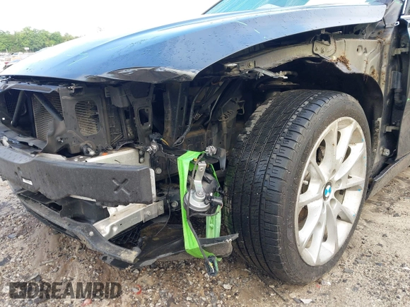 2015 BMW 3 Series 320i with VIN WBA3B1C55FK137532, listed as a IAAI auction lot 42322838 with 79,613 mi miles and . Bid and sale history available at DreamBid. Image 6.