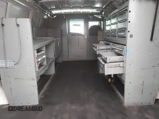 2008 Ford Econoline Cargo Commercial z VIN 1FTNE24L18DA96801, wystawiony jako Copart lot #50014355 z przebiegiem 145 664 mil mil oraz Czysty tytuł • Clean title. Historia ofert i sprzedaży dostępna na DreamBid. Obrazek 10.
