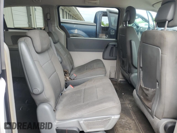 2010 Chrysler Town & Country Touring z VIN 2A4RR5D10AR273535, wystawiony jako Copart lot #54356665 z przebiegiem 238 132 mil mil oraz Szkoda całkowita • Salvage title. Historia ofert i sprzedaży dostępna na DreamBid. Obrazek 11.