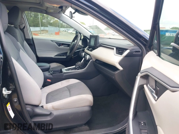 2019 Toyota RAV4 XLE with VIN 2T3W1RFV8KW001328, listed as a IAAI auction lot 41961320 with 100,678 mi miles and . Bid and sale history available at DreamBid. Image 5.