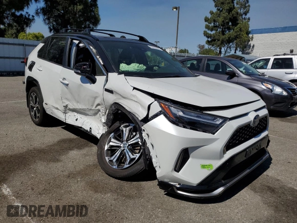 2023 Toyota RAV4 XSE z VIN JTMEB3FVXPD124056, wystawiony jako Copart lot #63228265 z przebiegiem 6 239 mil mil oraz Szkoda całkowita • Salvage title. Historia ofert i sprzedaży dostępna na DreamBid. Obrazek 4.
