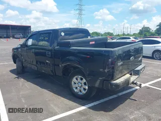 2004 Ford F-150 XLT z VIN 1FTPW14514KA67581, wystawiony jako IAAI lot #42634951 z przebiegiem 191 175 mil mil oraz . Historia ofert i sprzedaży dostępna na DreamBid. Obrazek 3.