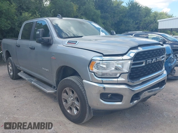 2024 Ram 2500 Big Horn z VIN 3C6UR5DL1RG336569, wystawiony jako IAAI lot #42595091 z przebiegiem 30 453 mil mil oraz . Historia ofert i sprzedaży dostępna na DreamBid. Obrazek 1.