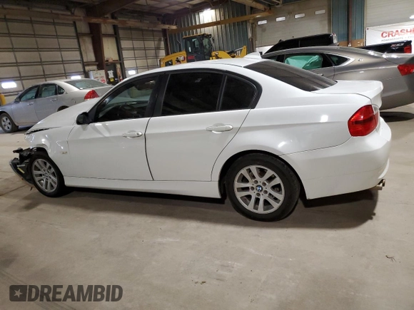 2007 BMW 3 Series 328xi z VIN WBAVC93517KX56831, wystawiony jako Copart lot #54937815 z przebiegiem 232 405 mil mil oraz Szkoda całkowita • Salvage title. Historia ofert i sprzedaży dostępna na DreamBid. Obrazek 2.