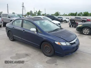 2009 Honda Civic LX z VIN 19XFA16539E046930, wystawiony jako IAAI lot #42319012 z przebiegiem 208 466 mil mil oraz . Historia ofert i sprzedaży dostępna na DreamBid. Obrazek 1.