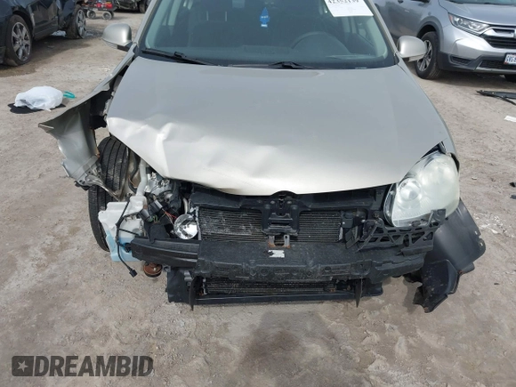 2006 Volkswagen Jetta Value Edition z VIN 3VWPF71K16M760303, wystawiony jako IAAI lot #42352139 z przebiegiem 112 012 mil mil oraz . Historia ofert i sprzedaży dostępna na DreamBid. Obrazek 6.