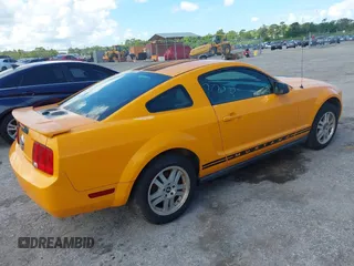 2007 Ford Mustang Deluxe with VIN 1ZVHT80NX75212760, listed as a IAAI auction lot 42716918 with 264,431 mi miles and . Bid and sale history available at DreamBid. Image 4.