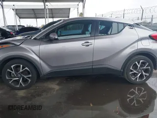 2018 Toyota C-HR XLE z VIN NMTKHMBX0JR007935, wystawiony jako IAAI lot #41805818 z przebiegiem 58 366 mil mil oraz . Historia ofert i sprzedaży dostępna na DreamBid. Obrazek 15.