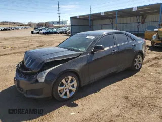 2013 Cadillac ATS Luxury z VIN 1G6AB5RA6D0118036, wystawiony jako Copart lot #47856705 z przebiegiem 102 556 mil mil oraz Szkody całkowita. Historia ofert i sprzedaży dostępna na DreamBid. Obrazek 1.