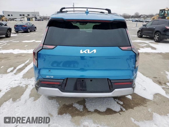 2024 Kia EV9 Land with VIN KNDADFS53R6044637, listed as a Copart auction lot 46141125 with 7,196 mi miles and Salvage Title. Bid and sale history available at carsss.com. Image 6.