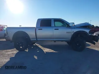 2013 Ram 2500 Tradesman z VIN 3C6UR5CL2DG550173, wystawiony jako IAAI lot #40865715 z przebiegiem 110 829 mil mil oraz . Historia ofert i sprzedaży dostępna na DreamBid. Obrazek 13.