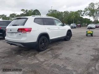 2018 Volkswagen Atlas 3.6L V6 SEL with VIN 1V2MR2CA9JC572206, listed as a IAAI auction lot 41995114 with 64,324 mi miles. Bid and sale history available at carsss.com. Image 4.