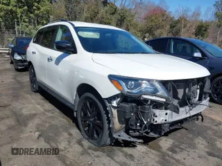 2018 Nissan Pathfinder SV z VIN 5N1DR2MM2JC638617, wystawiony jako IAAI lot #41762543 z przebiegiem 121 964 mil mil oraz . Historia ofert i sprzedaży dostępna na DreamBid. Obrazek 1.