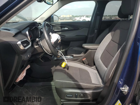 2023 Chevrolet TrailBlazer LT with VIN KL79MRSL8PB048946, listed as a Copart auction lot 53898975 with 28,625 mi miles and Salvage Title. Bid and sale history available at DreamBid. Image 7.