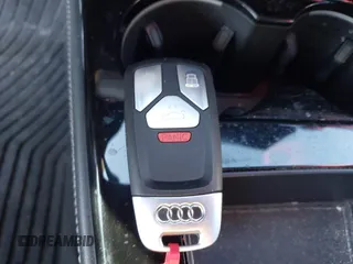 2020 Audi A4 Premium Plus z VIN WAUENAF41LA042504, wystawiony jako IAAI lot #41709907 z przebiegiem 56 781 mil mil oraz . Historia ofert i sprzedaży dostępna na DreamBid. Obrazek 11.