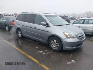 2006 Honda Odyssey EX-L with VIN 5FNRL386X6B096285, listed as a IAAI auction lot 41867716 with 215,284 mi miles. Bid and sale history available at carsss.com. Image 1.