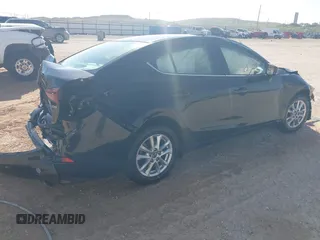 2018 Mazda 3 Sport z VIN 3MZBN1U76JM172939, wystawiony jako IAAI lot #42189372 z przebiegiem Nie podano mil oraz . Historia ofert i sprzedaży dostępna na DreamBid. Obrazek 4.