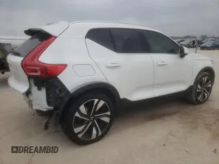 2023 Volvo XC40 Ultimate Bright Theme с VIN YV4L12UA8P2037138, выставлен на аукционе Copart как лот 43760214 с пробегом 6 561 миль миль и . История ставок и продаж доступна на DreamBid. Изображение 3.