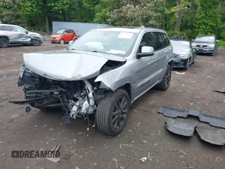 2020 Jeep Grand Cherokee Laredo E z VIN 1C4RJFAG3LC199485, wystawiony jako IAAI lot #42276411 z przebiegiem 109 489 mil mil oraz . Historia ofert i sprzedaży dostępna na DreamBid. Obrazek 2.
