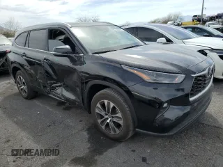 2024 Toyota Highlander LE with VIN 5TDKDRAH7RS537853, listed as a Copart auction lot 50980515 with 18,440 mi miles and Salvage title. Bid and sale history available at DreamBid. Image 4.