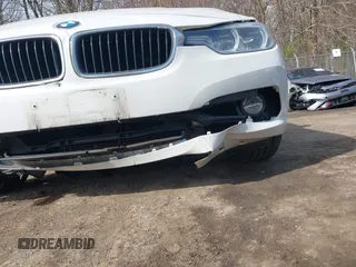 2018 BMW 3 Series 320i xDrive with VIN WBA8E5G53JNV03347, listed as a IAAI auction lot 41908985 with 122,111 mi miles. Bid and sale history available at carsss.com. Image 6.