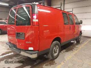 2009 GMC Savana Cargo Van with VIN 1GTGG25C191103217, listed as a IAAI auction lot 41363489 with 262,704 mi miles. Bid and sale history available at carsss.com. Image 4.