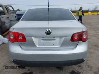 2010 Volkswagen Jetta Sedan S with VIN 3VWJZ7AJ1AM003298, listed as a IAAI auction lot 41583771 with 127,234 mi miles. Bid and sale history available at carsss.com. Image 16.