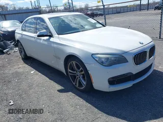 2014 BMW 7 Series ALPINA B7 z VIN WBAYE8C58ED136366, wystawiony jako IAAI lot #41721814 z przebiegiem 142 295 mil mil oraz . Historia ofert i sprzedaży dostępna na DreamBid. Obrazek 1.