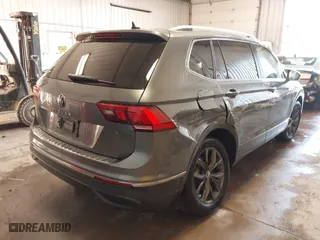 2022 Volkswagen Tiguan SE with VIN 3VV2B7AX5NM165068, listed as a IAAI auction lot 41520963 with 24,829 mi miles. Bid and sale history available at carsss.com. Image 4.