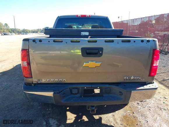 2012 Chevrolet Silverado 1500 LT with VIN 1GCRCSE06CZ277402, listed as a IAAI auction lot 40880052 with 140,769 mi miles. Bid and sale history available at carsss.com. Image 17.