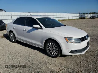 2013 Volkswagen Jetta SEL с VIN 3VWLX7AJ6DM354209, выставлен на аукционе Copart как лот 52975365 с пробегом 156 973 миль миль и Списание • Salvage title. История ставок и продаж доступна на DreamBid. Изображение 4.