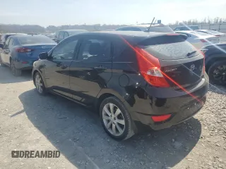 2013 Hyundai Accent SE z VIN KMHCU5AE1DU075065, wystawiony jako Copart lot #51508615 z przebiegiem 196 419 mil mil oraz Czysty tytuł • Clean title. Historia ofert i sprzedaży dostępna na DreamBid. Obrazek 2.