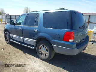 2003 Ford Expedition Special Service with VIN 1FMFU15L93LB76356, listed as a IAAI auction lot 42025355 with 246,060 mi miles. Bid and sale history available at carsss.com. Image 3.