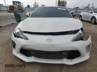 2020 Toyota 86 with VIN JF1ZNAA14L8752088, listed as a Copart auction lot 77480334 with 35,097 mi miles and Salvage Title. Bid and sale history available at carsss.com. Image 5.