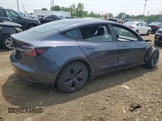 2023 Tesla Model 3 z VIN 5YJ3E1EA6PF579920, wystawiony jako Copart lot #60543565 z przebiegiem 55 574 mil mil oraz Czysty tytuł • Clean title. Historia ofert i sprzedaży dostępna na DreamBid. Obrazek 3.