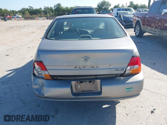 1999 Nissan Altima XE with VIN 1N4DL01D1XC255927, listed as a IAAI auction lot 42003101 with 154,000 mi miles. Bid and sale history available at carsss.com. Image 16.