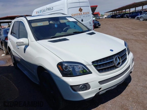 2008 Mercedes-Benz M 350 z VIN 4JGBB86E78A385921, wystawiony jako IAAI lot #42387342 z przebiegiem 247 409 mil mil oraz . Historia ofert i sprzedaży dostępna na DreamBid. Obrazek 1.