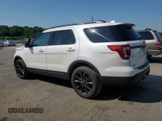 2017 Ford Explorer XLT z VIN 1FM5K8D82HGE21425, wystawiony jako Copart lot #63497335 z przebiegiem 97 144 mil mil oraz Szkoda całkowita • Salvage title. Historia ofert i sprzedaży dostępna na DreamBid. Obrazek 2.